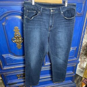 Levis womens high waisted taper jeans Medium Wash Ankle Length Sz 33 X 27